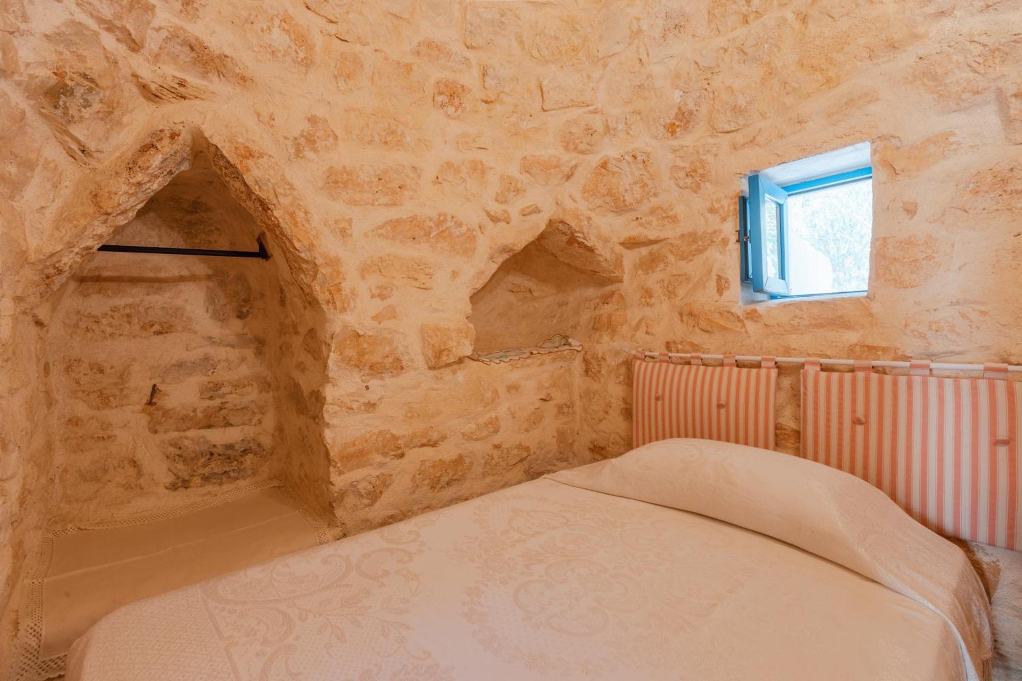 Trullo Tarantini Con Piscina Privata Apartment Latiano Exterior photo