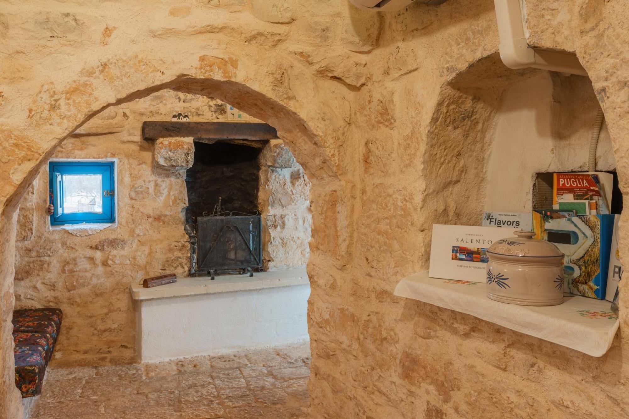 Trullo Tarantini Con Piscina Privata Apartment Latiano Exterior photo