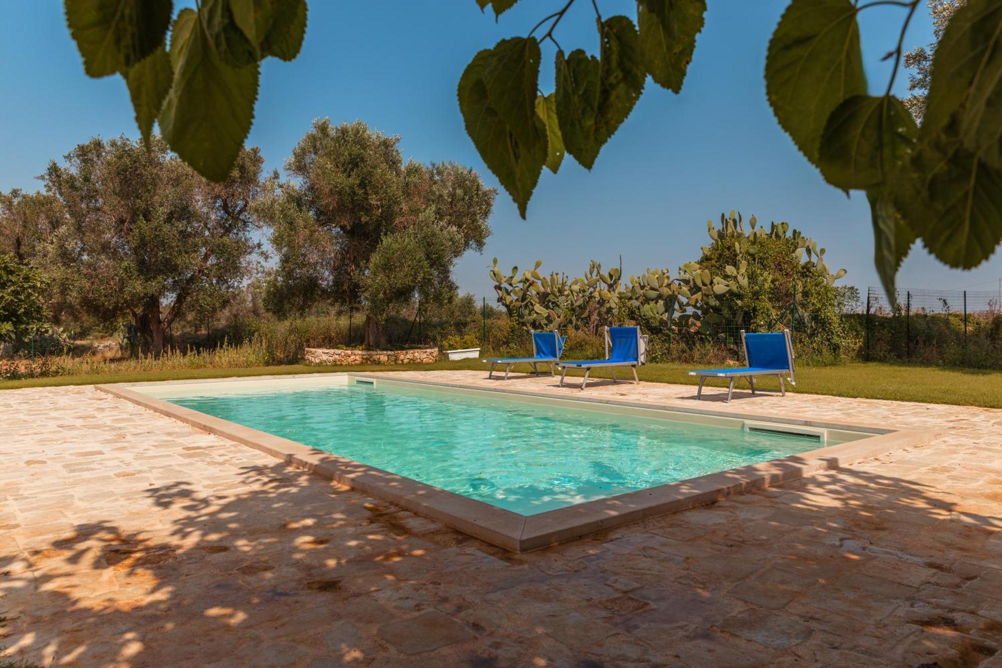 Trullo Tarantini Con Piscina Privata Apartment Latiano Exterior photo