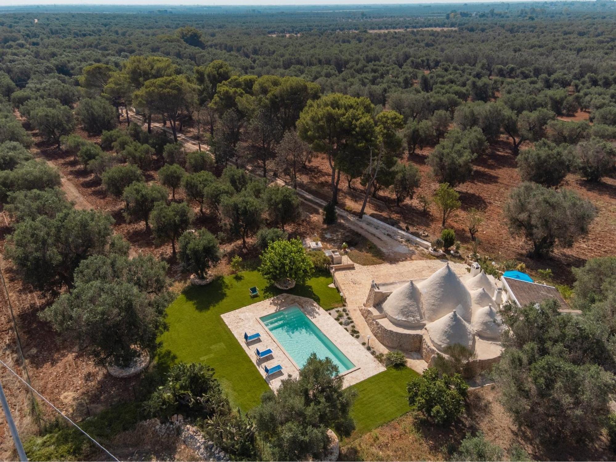 Trullo Tarantini Con Piscina Privata Apartment Latiano Exterior photo