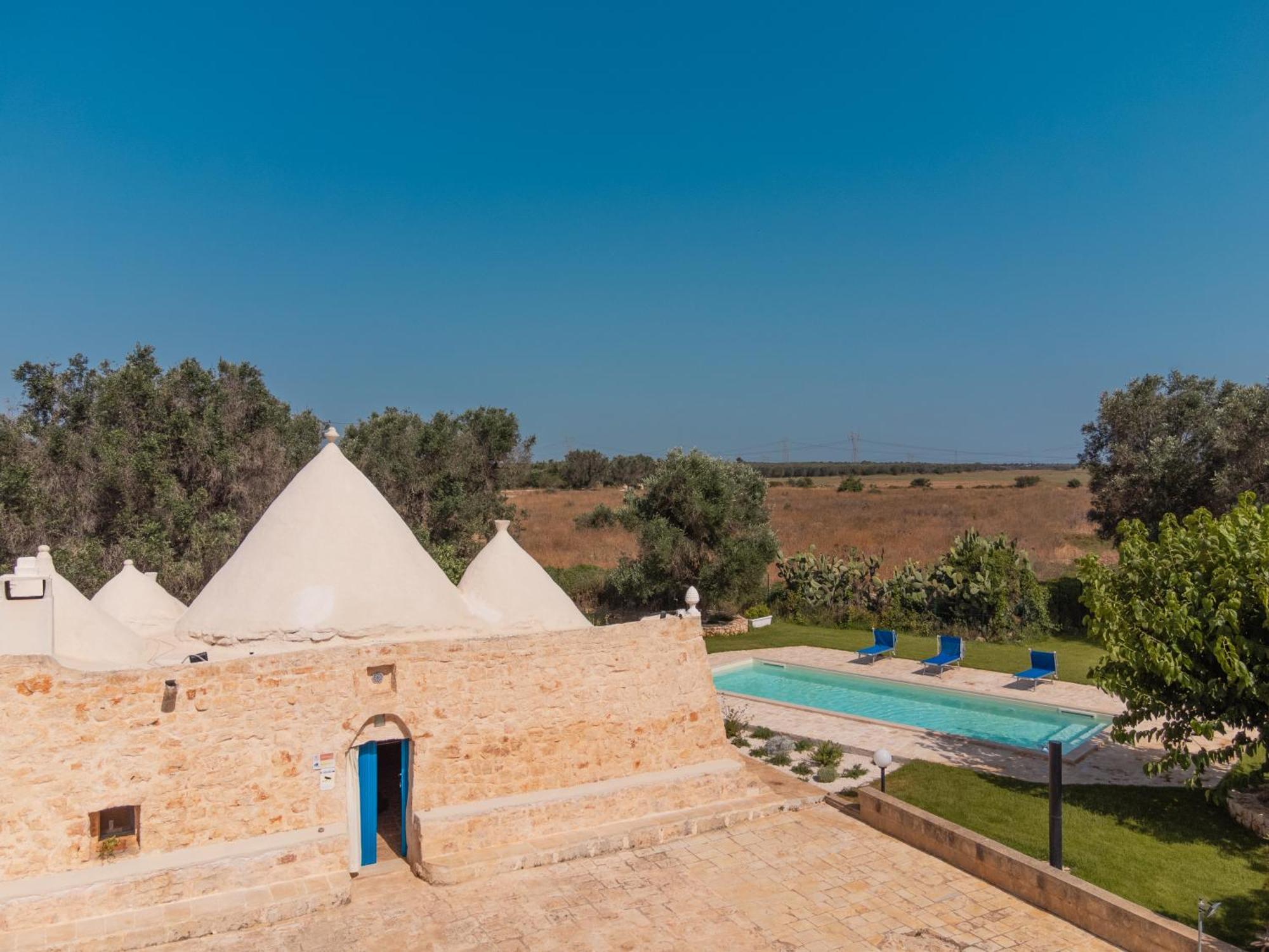 Trullo Tarantini Con Piscina Privata Apartment Latiano Exterior photo